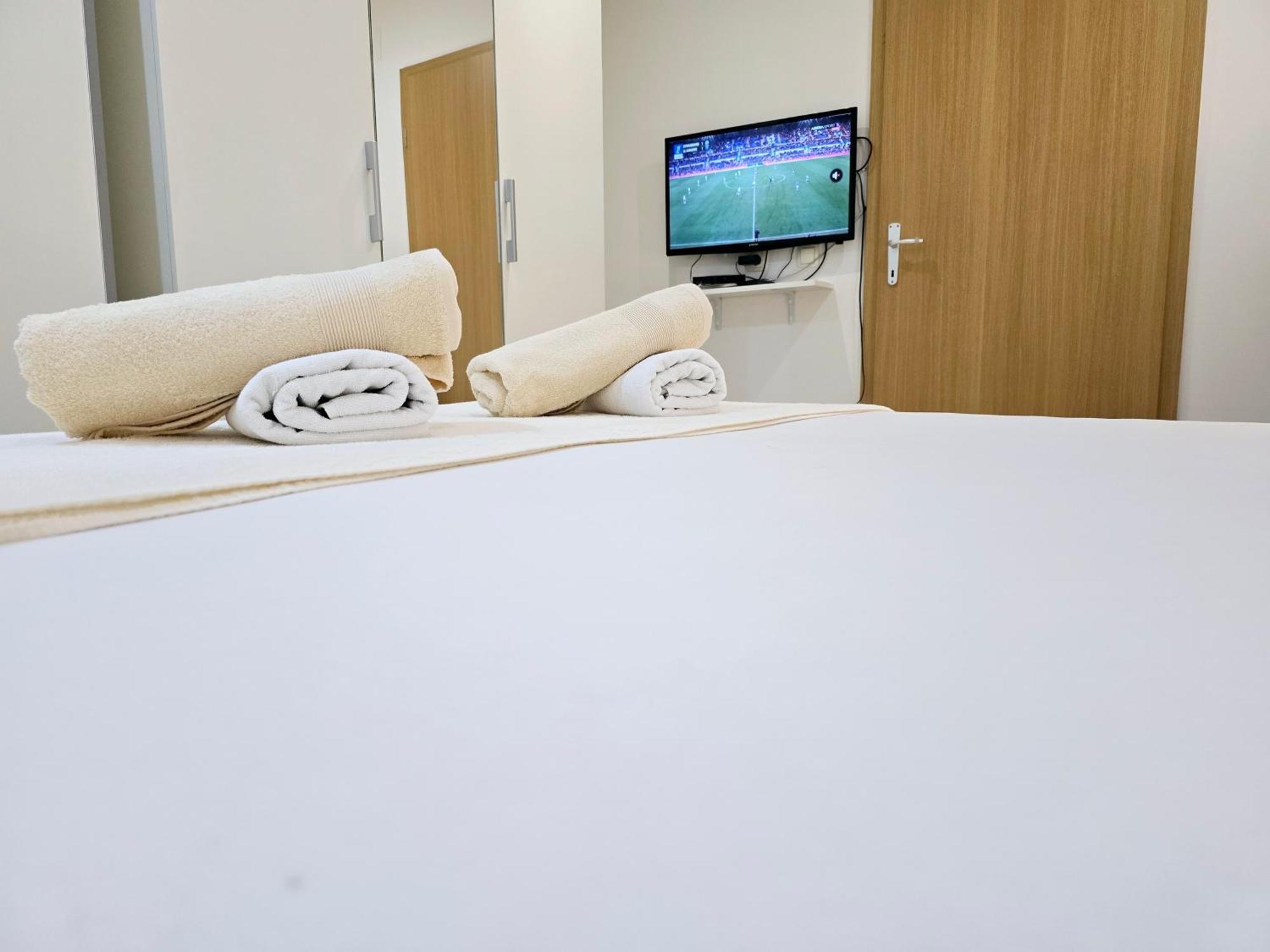 Apartment Blanca With Jacuzzi,Terase And Private Parking Kaštela Esterno foto