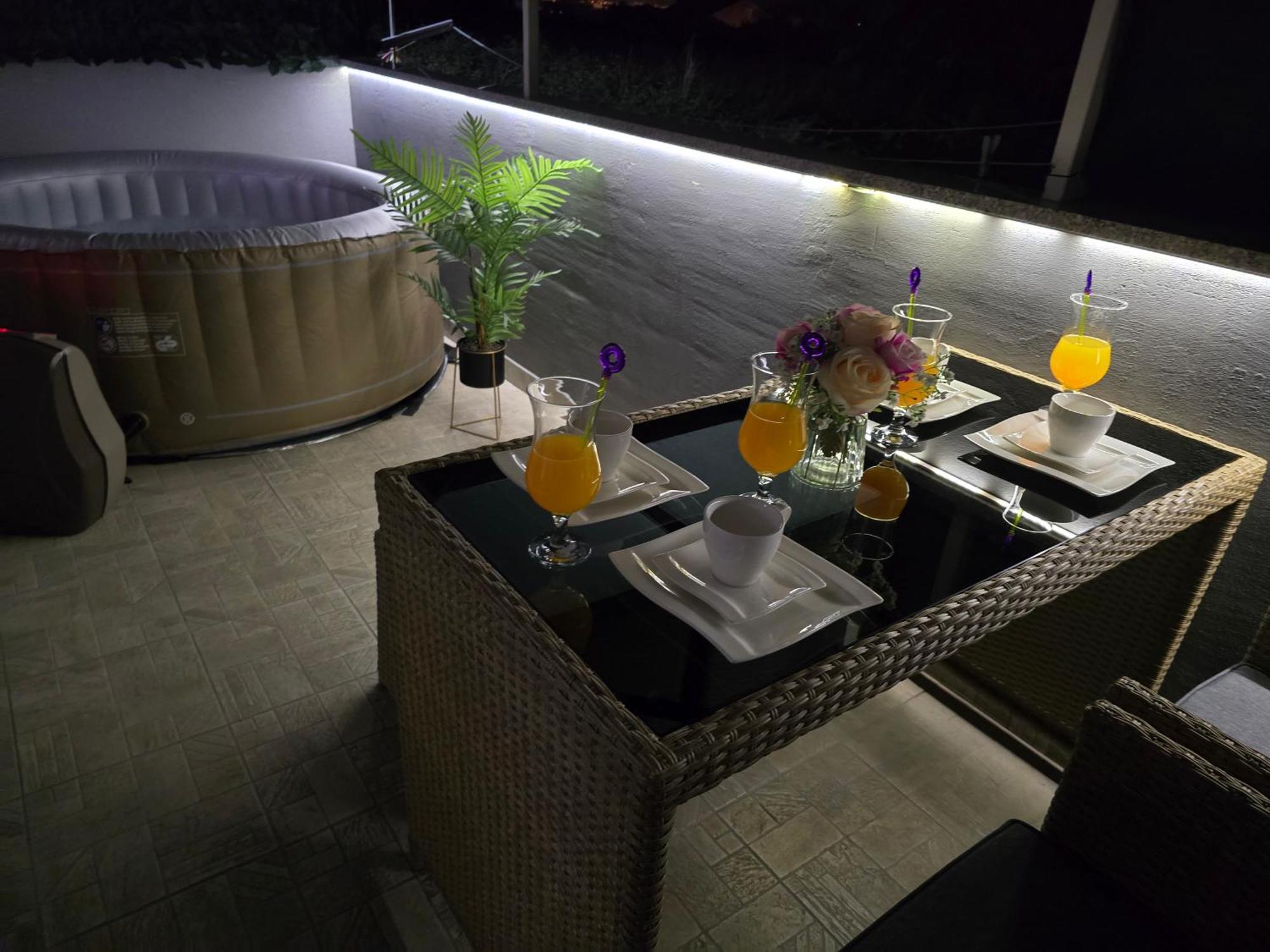 Apartment Blanca With Jacuzzi,Terase And Private Parking Kaštela Esterno foto