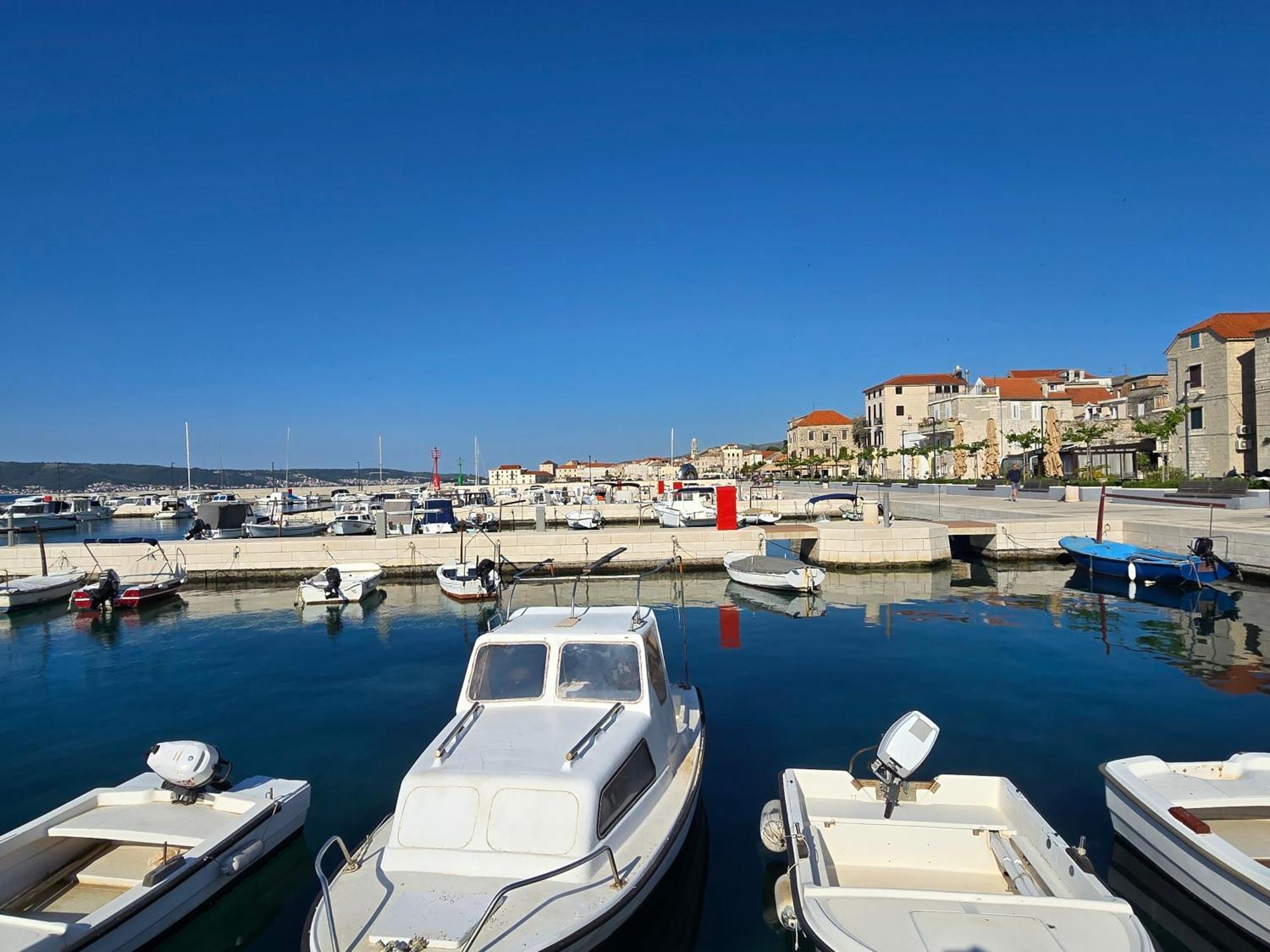 Apartment Blanca With Jacuzzi,Terase And Private Parking Kaštela Esterno foto