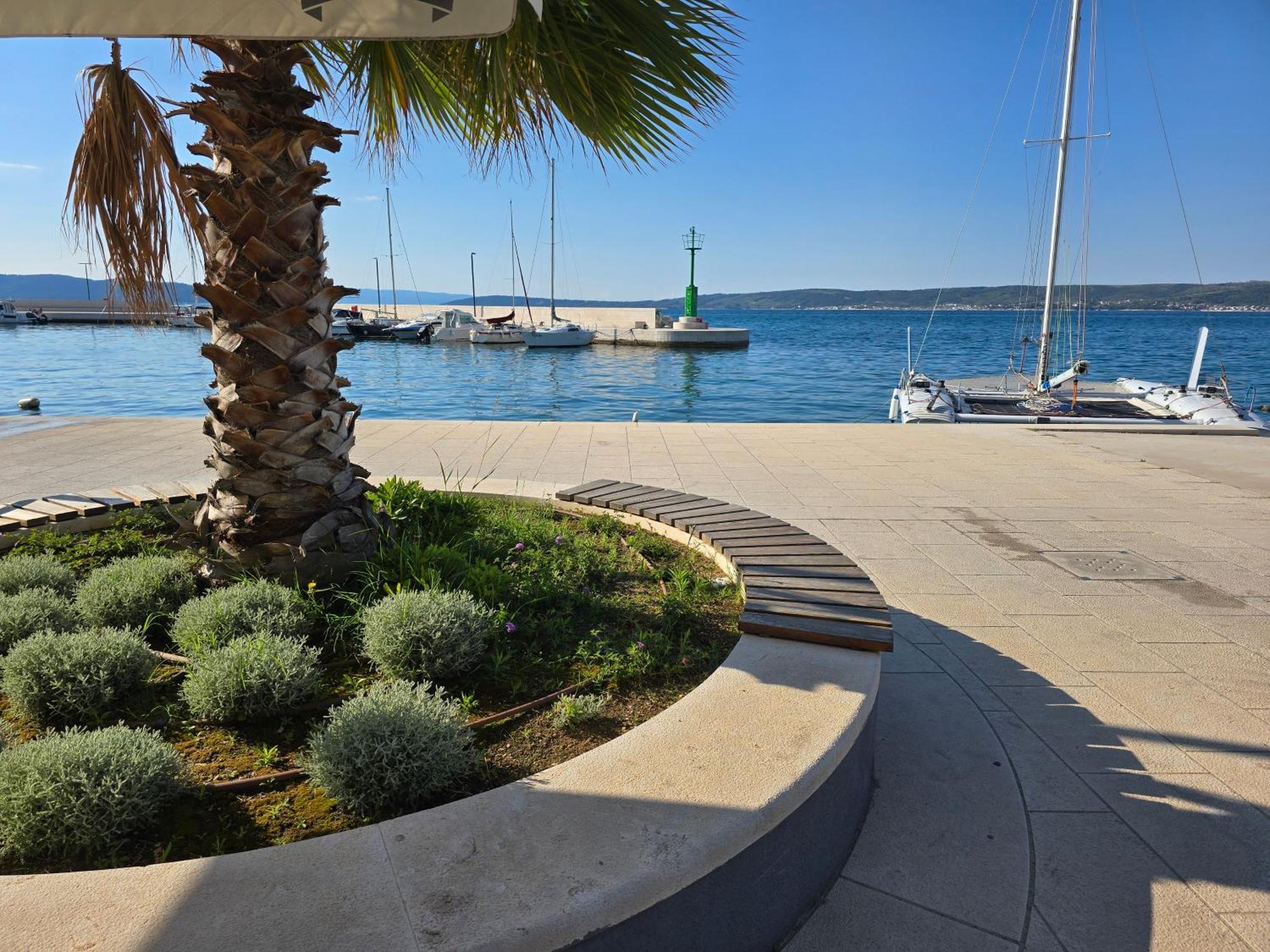 Apartment Blanca With Jacuzzi,Terase And Private Parking Kaštela Esterno foto